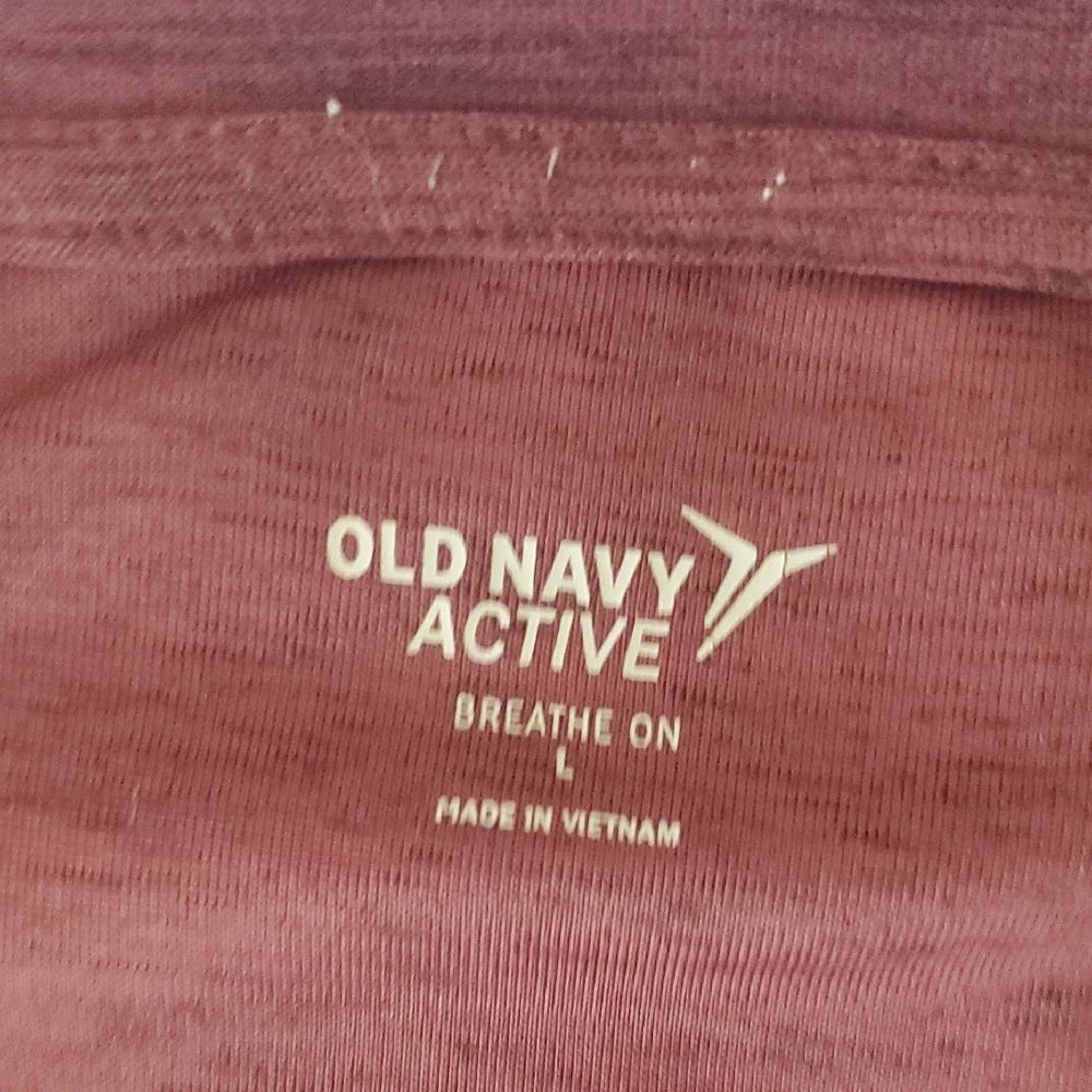 Old Navy Active Men's Breathe On Henley T-Shirt Burgundy Large -Short Sleeve Top - Picture 6 of 6